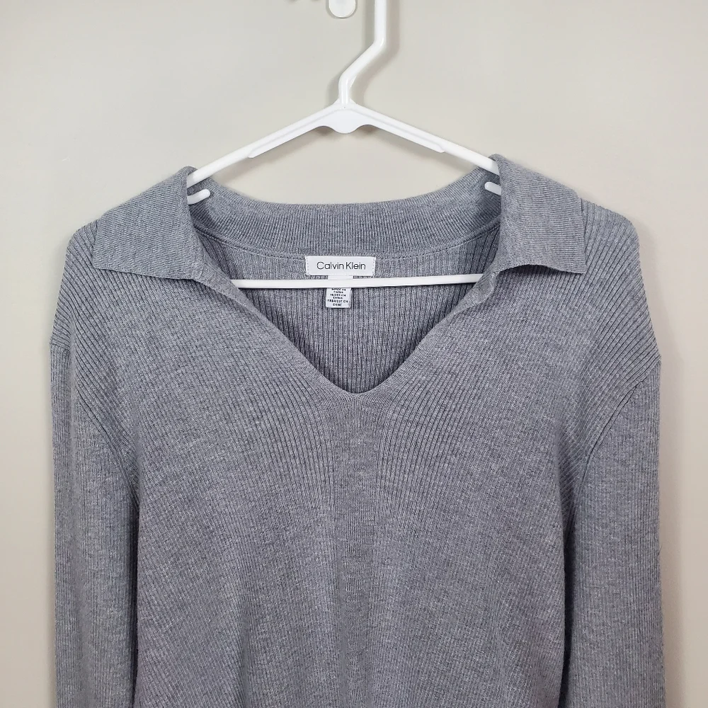 Calvin Klein Size L Gray Ribbed Knit V-Neck Polo Collar Long Sleeve Sweater